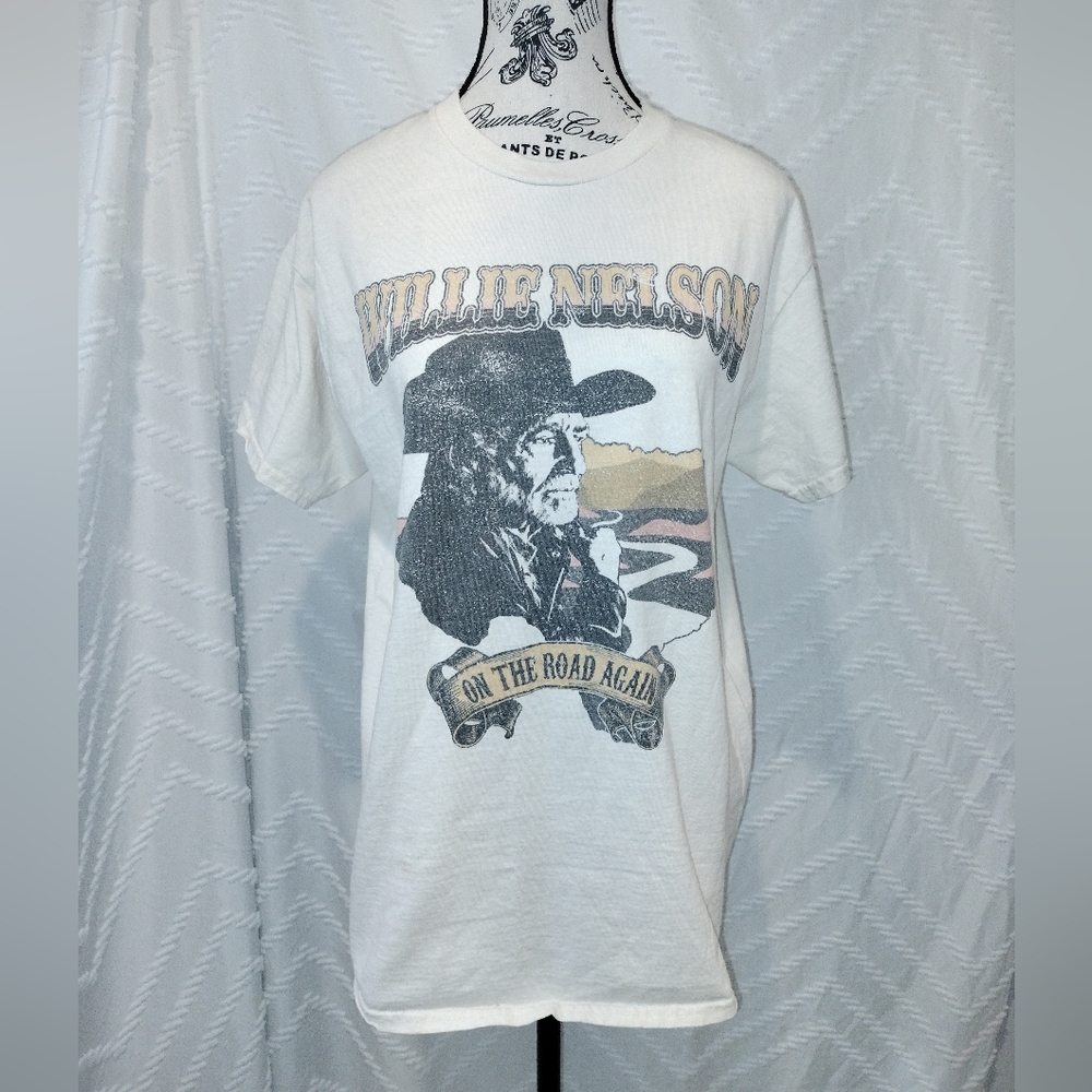 Willie Nelson "On the Road Again" Graphic Band Tee Official licensed 100% Cotton - Picture 3 of 7